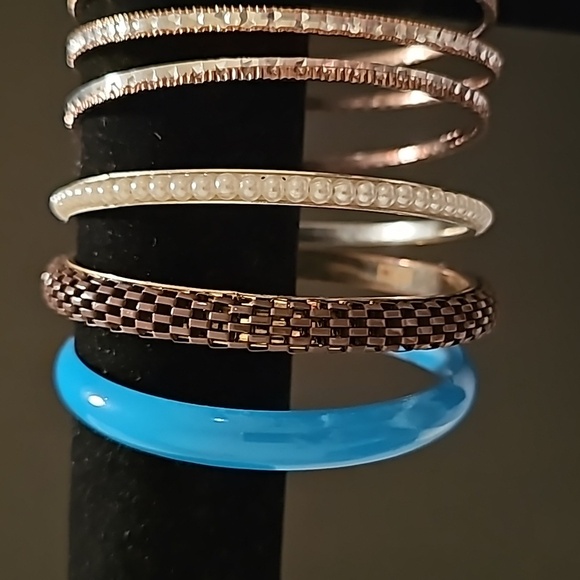 Lot of 11 Various Bangles - 9" Inner Circumference - Picture 2 of 5